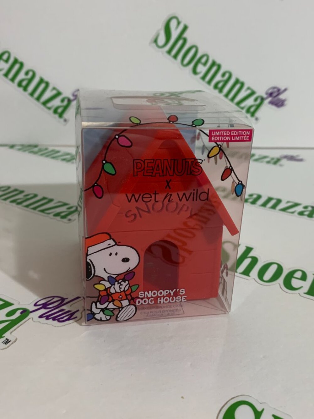Peanuts x Wet n Wild Makeup Sponge Case Snoopy Dog House Cosmetic Christmas